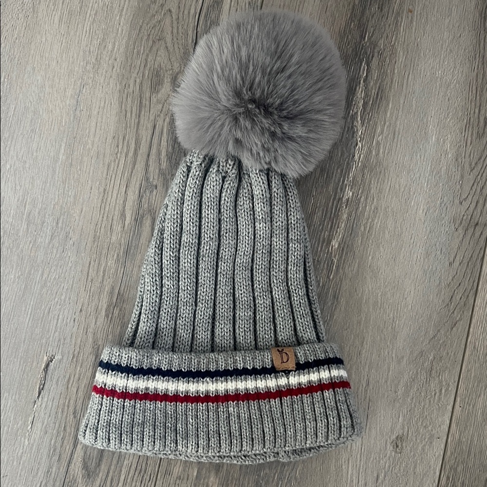 Gray Knit Pom-Pom Beanie